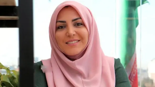 فیلمی جالب از متفاوت ترین خانم مجری ایران ! / المیرا شریفی مقدم کیست ؟!