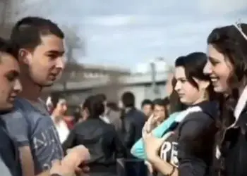 این دختران زیبا در بازار عروس ها فروخته می شوند ! + عکسی  تاسفبار و قیمت های عجیب !