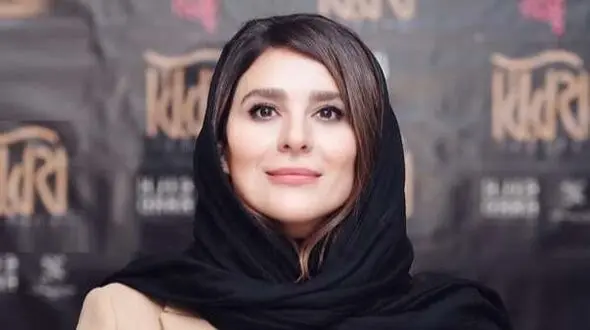 عکس/استایل مینیمال سحر دولتشاهی در قاب آسانسور /پیری شوکه کننده خانم بازیگر در جدیدترین عکسش