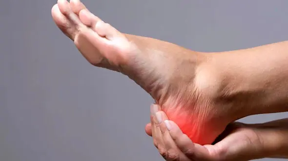 دکتر متخصص ارتوپد پاشنه پا کیست؟ درمان قطعی دردهای ناتوان کننده پاشنه