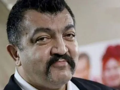 عکس دیده نشده از جوانی بدون سبیل احمد ایراندوست زمانی که بادیگارد جنیفر لوپز بود/ تغییر چهره غول برره باورنکردنیه!