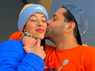 عکس / دیدار پدر و دختریِ متفاوت و ناراحت‌کننده به سبک خواهر رضا بهرام / نوشته زیبای روی سنگ مزار پدر خواننده محبوب