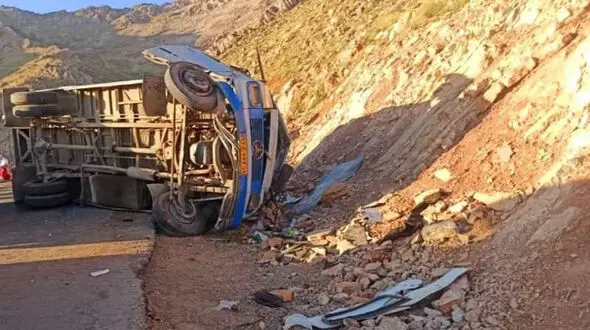 واژگونی خونین مینی بوس در جاده کرمانشاه + وضعیت مصدومان