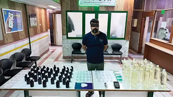 بازداشت عطار خلافکار در مشهد / او عامل توزیع گسترده شیشه و متادون بود + عکس