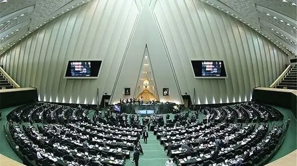 درگیری لفظی نماینده مشهد و تبریز