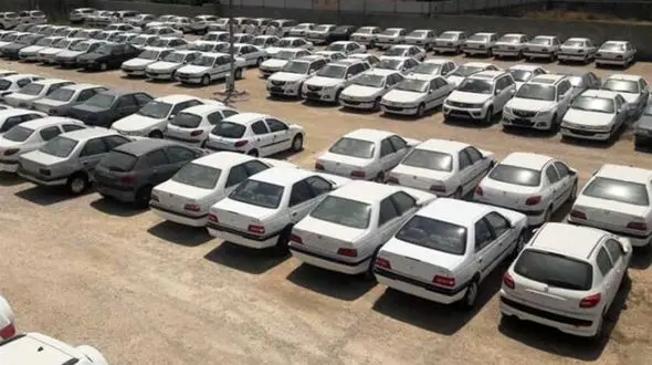 قیمت خودرو دوباره ترمز برید / پراید 76 و پژو پارس 153 میلیون تومان