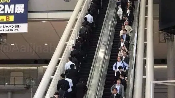 فرهنگ جالب استفاده از پله برقی+ عکس