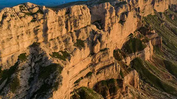 کوه های خلفیه و دشت زیبای گرمسیر در ایلام