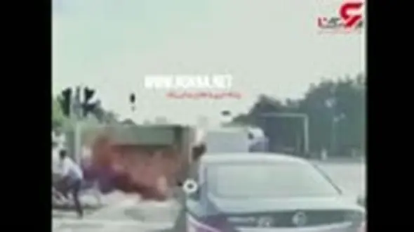 خلق صحنه ای وحشتناک تو سط راننده کامیون حامل خاک+ فیلم