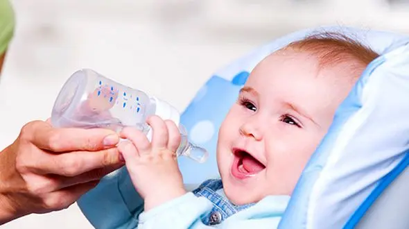 آب قند به نوزادان ندهید!