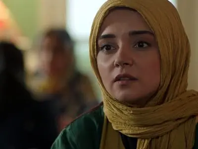 عکس ها / نگاهی به حیاط باصفا و دلباز خانه لاکچری  مهتاب اکبری، سوگند سریال لحظه گرگ و میش/ خونه نگو جنگل آمازون بگو