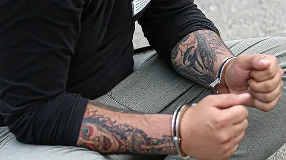 2 برادر شیرازی همدیگر را هدف گلوله قرار دادند / انگیزه درگیری مرگبار چه بود؟