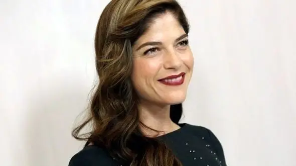 بازیگر مشهوری که با بیماری ام اس دست و پنجه نرم می کند+عکس