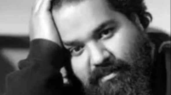 فیلم/ رضا صادقی: دق کردم حتی یه نفر بهم زنگ بزنه بگه ممنون ...صبوری کردی ... آزارت دادن...ممنون / چی گذشته به آقای خواننده!؟