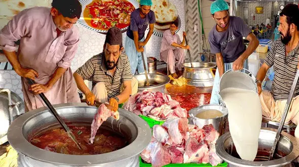 آبگوشت خیابانی در پاکستان؛ تجربه‌ای متفاوت در قلب لاهور + فیلم