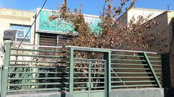 قفل و زنجیر درب ساختمان شورای شهر مراغه