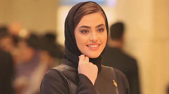 شباهت عجیب ریحانه پارسا به پدرش ! / تفاوت سنی پایین خانم بازیگر با پدرش ! + عکس