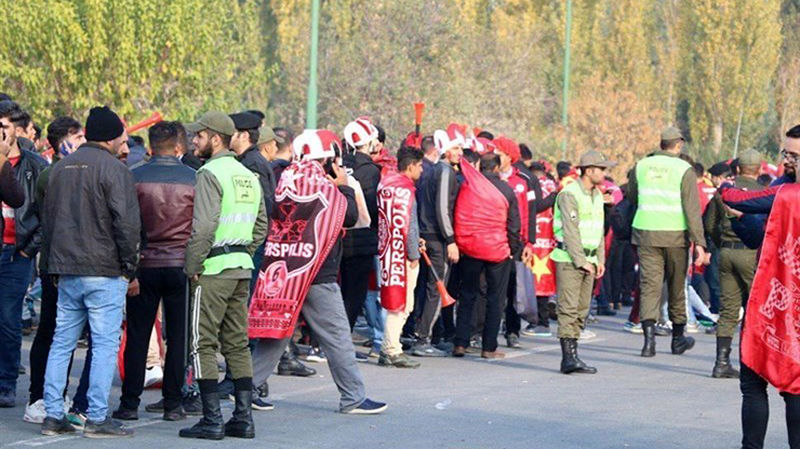 حضور هواداران پرسپولیس در روبروی استادیوم آزادی 