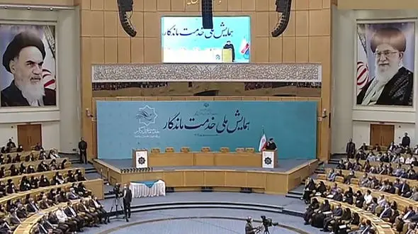 ۹۰ درصد داروی مورد نیاز کشور در داخل ساخته می شود / ما از صادرکنندگان دارو هستیم