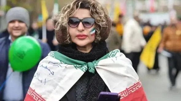 فیلم / چرا در راهپیمایی ها با زنان بی حجاب مصاحبه می شود؟ /  پاسخ به یک پرسش متداول در رسانه ملی