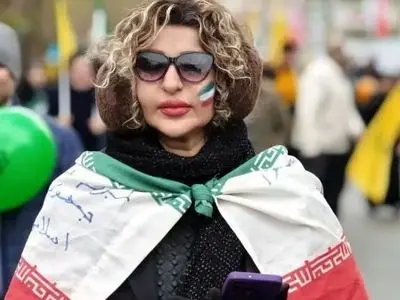 فیلم / چرا در راهپیمایی ها با زنان بی حجاب مصاحبه می شود؟ /  پاسخ به یک پرسش متداول در رسانه ملی