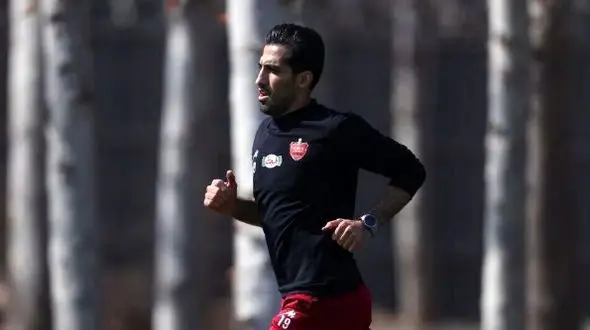 بعد از اعتراض هواداران:چک و چانه پرسپولیسی‌ها با کارتال برای ماندن وحید امیری!