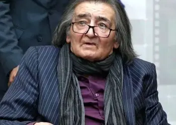 فیلم نوستالژی از مرحوم رضا رویگری / چشاشو بست شروع کرد خوندن برای ایران با صدا فوق العادش/ روحش شاد و یادش گرامی