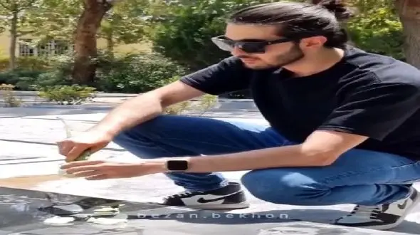 فیلم آواز باشکوه پسر سر خاک مرتضی پاشایی یکی هست تو قلبم خوند انگار مرحوم دوباره زنده شده