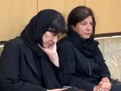 فیلم / نگاهی به حال خراب ریما رامین فر و چیدمان میز عزای باشکوه و مجلل مادرش / حضور بازیگران از گلاره عباسی ، جواد عزتی، هوتن شکیبا، امیرحسین رستمی، و .../ از باکس های میوه تا حلوای زعفرانی