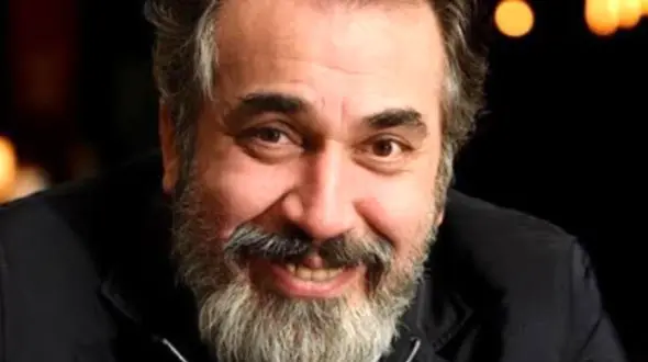 فیلم تعجب سیامک انصاری از شرایط شرکت‌کننده زن فوق جوان !