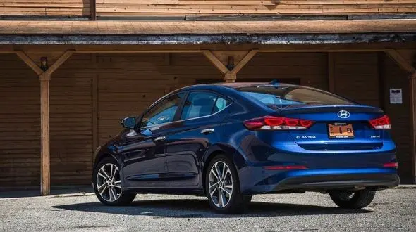 هیوندای النترا به دست مشتریان میرسد + عکس