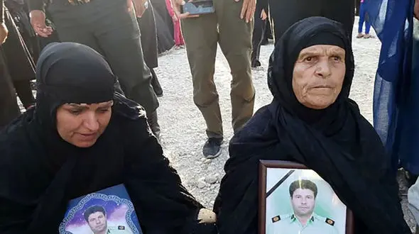  مادر شهید قنبری: حاضرم 5 فرزند دیگرم را فدای نظام و انقلاب کنم 