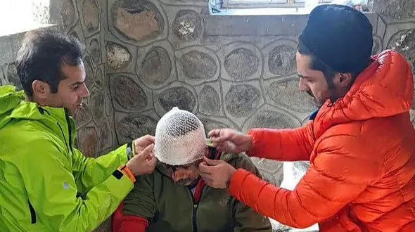 سقوط هولناک کوهنورد ۴۷ ساله از قله دماوند + عکس