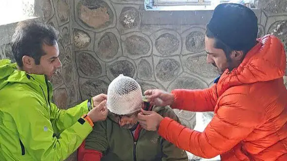 سقوط هولناک کوهنورد ۴۷ ساله از قله دماوند + عکس