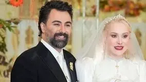  عکس چکمه های قرمز رنگ پاییزی آرام جعفری تازه عروس سینما 