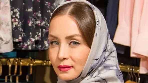 عکس حدیث فولادوند در استخر لاکچری ویلایش ! / بعد از طلاق خوش می گذراند !