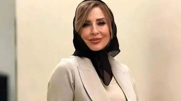 عکس ها / نگاهی به خونه زندگی اروپایی مرجانه گلچین با نقاشی های کلاسیک ایرانی و مبلمان مدرن / تابلوی زنی که سیب می چیند/ دایه ترلان پروانه چه سلیقه‌ای داره