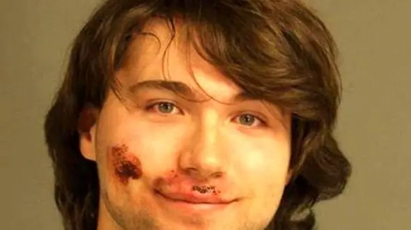 لبخند شیطانی پس از کشتن مادر + عکس