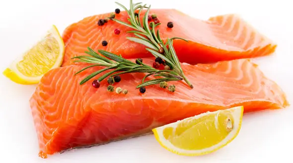 3 خوراکی که هرگز نباید پس از انقضای تاریخ مصرف استفاده کنید