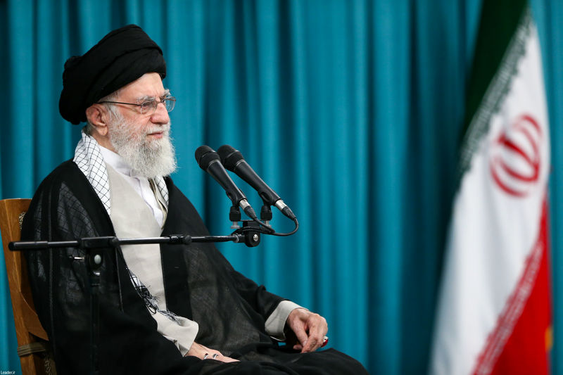 دیدار نمایندگان مجلس شورای اسلامی با رهبر انقلاب حضرت آیت الله خامنه ای -چهارشنبه ۲۱ خرداد ۱۴۰۴