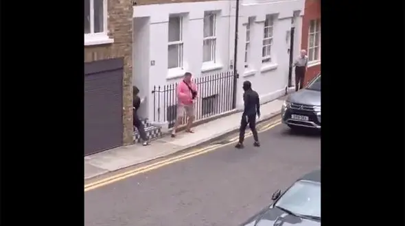 ببینید / وحشت در وسط خیابان /  خفت‌گیری از یک زوج آمریکایی در روز روشن + فیلم