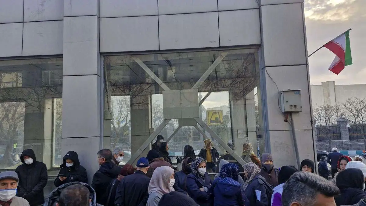 تجمع مالباختگان پروژه مسکونی حکیم تهران در مقابل مجلس شورای اسلامی