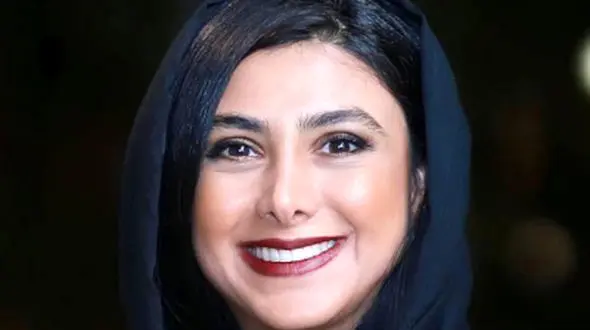 ببینید / آزاده صمدی از غم های سنگینش گفت ! + فیلم خانم بازیگر خوش خنده دل پردردی دارد !