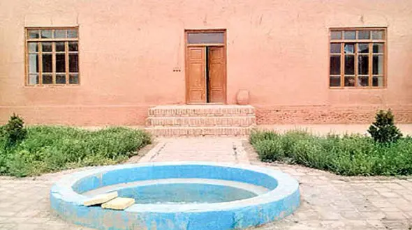 عاملان تخریب خانه کمال الملک چه انگیزه ای دارند؟ /  کارگرانی که خود را ورثه می دانند