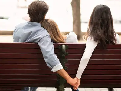 خواستم همسرم رو امتحان کنم خودم بیچاره شدم / دوستم عاشقش شد و من ...