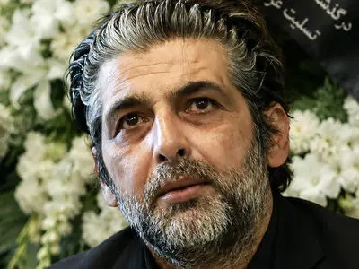 عکس / یادی کنیم از میز عزای گلباران شده و سنگ مزار خاص و لاکچری مادر حمید گودرزی نادر سریال دلدادگان |+ عکس تلخ آقای بازیگر در فراغ مادر عزیزش