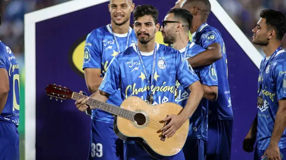 خاقانی: تاریخ‌سازی استقلال بینظیر و دست نیافتنی است/ خوشحالم در موفقیت تیم سهیم بودم/ دوست دارم لژیونر شدن را تجربه کنم