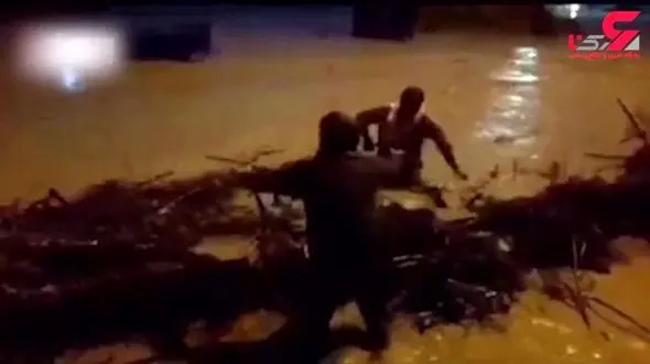 نجات راننده گرفتار در سیلاب محور بندرگز + فیلم