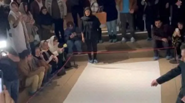 فیلم رونمایی از قالی 400 ساله صفوی ! / به احترام ایران بایستید