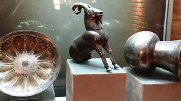 وجود ۱۷ هزار شی تاریخی در لرستان/ برای تخصیص اعتبار تکمیل موزه‌های استان در تلاش هستیم